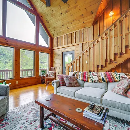 Waynesville Mountain Top Retreat With Decks!